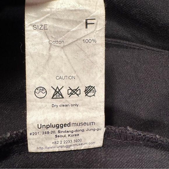 Men’s Unplugged Museum Black Denim Vest with Zipper Detail - Picture 4 of 11